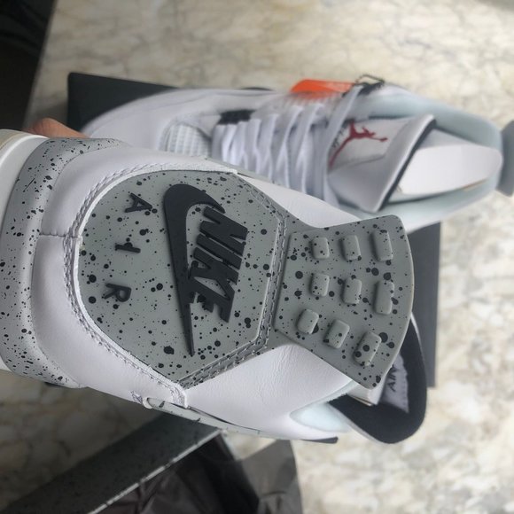 Athletic_Shoes